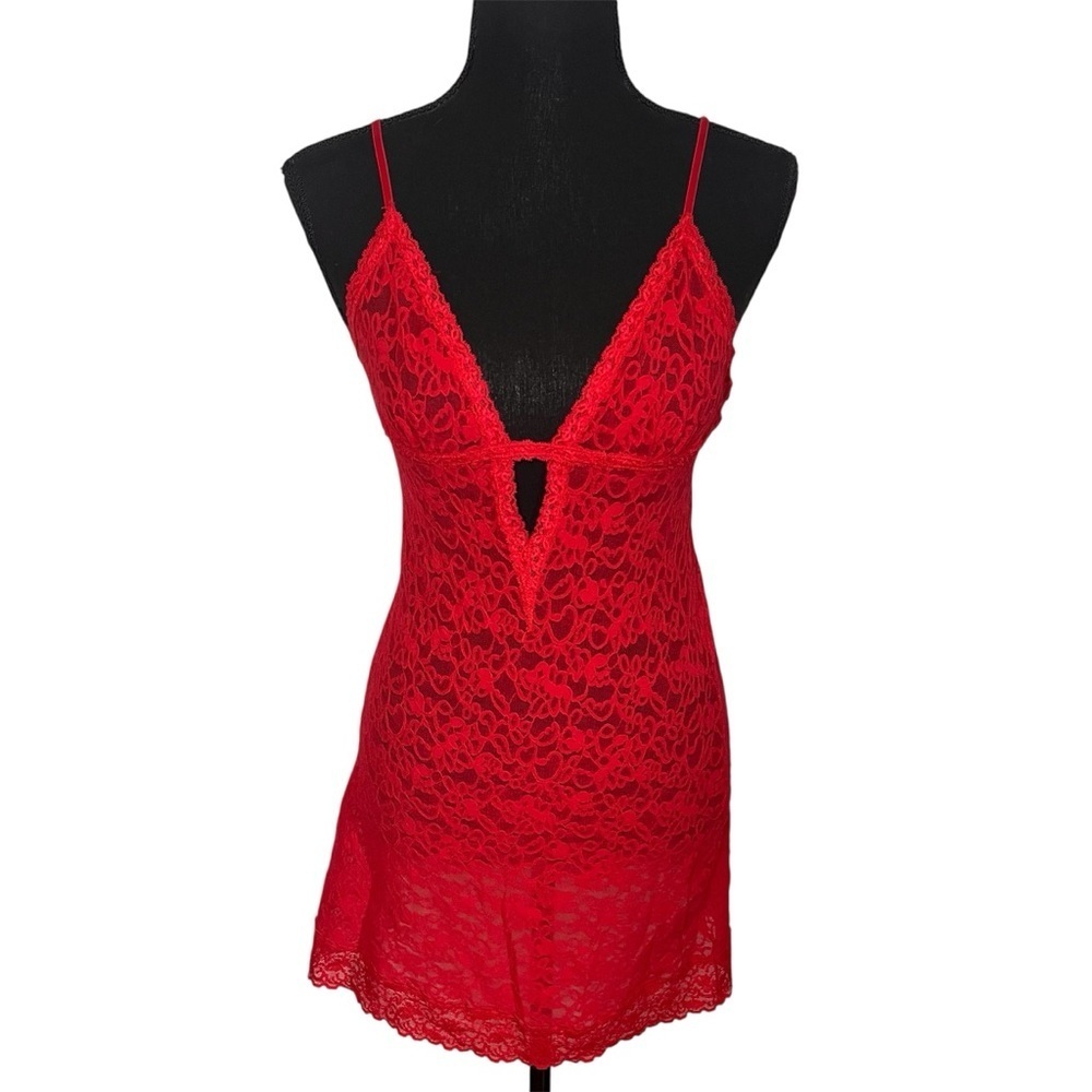 VICTORIAS SECRET THE LACIE RED SHEER PEEK-A-BOO FRONT LACE Sz L Nightie Lingeri